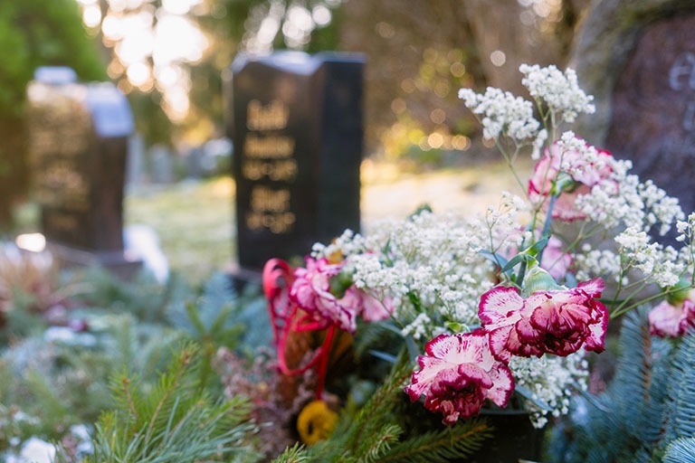 Begraven of cremeren? En wat is resomeren?